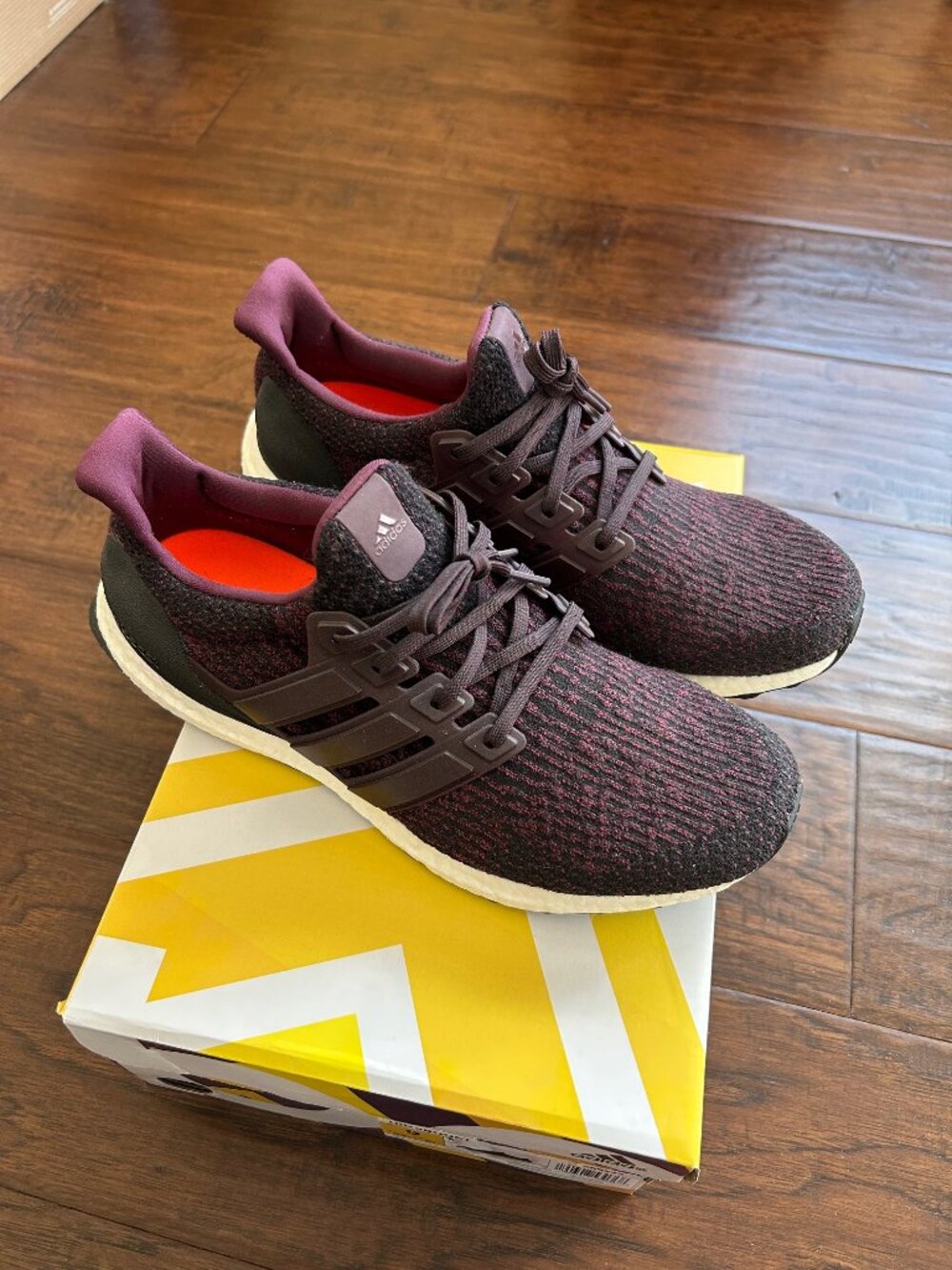 Adidas Ultraboost mens sneakers running shoes size 9 with box like new - Picture 3 of 7